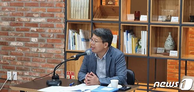 구기선 충남도 예산담당관이 도 공공기관 경영효율화와 관련해 입장을 밝히고 있다.  /뉴스1 이찬선 기자