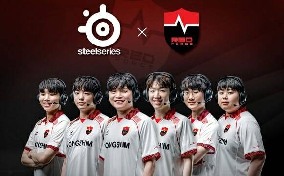 스틸시리즈는 e스포츠팀 '농심 레드포스'와 파트너십을 맺고 각종 주변기기를 후원중이다.