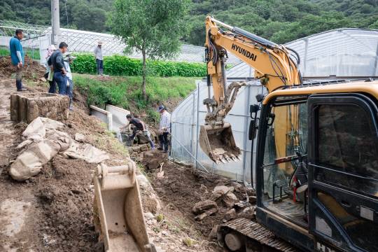 18일 충청남도개발공사는 최근 집중 호우로 피해를 입은  부여군과 청양군의 신속한 피해 복구와 이재민 지원을 위해 각각 2000만 원 상당의 성금을 대한적십자사를 통해 기탁했다. 사진=충남개발공사 제공