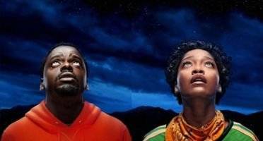 SF 공포 영화 ‘놉’은 구름속에 숨은 외계 포식자를 통해 스펙터클에 목숨 건 현대인을 풍자했다. 영화 ‘겟 아웃’ 스타 다니엘 칼루야(왼쪽)와 가수 출신 케케 파머가 말 조련사 남매 역을 맡았다. [사진 유니버설 픽쳐스]