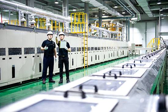 7월 이후 국내 증시가 본격적인 반등 움직임을 보이면서 숏 커버링 종목들의 주가가 강세를 보이고 있다. 사진은 공매도 잔고가 크게 감소한 에코프로비엠의 청주 양극재 제조 공장. (에코프로비엠 제공)