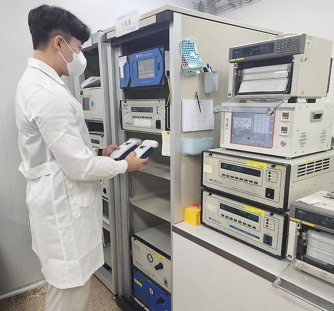 실내공기질 간이측정기 시험 장면 [KTL 제공. 재판매 및 DB 금지]