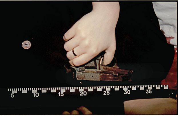 1995년 6월 3일 노르웨이 수도 오슬로의 플라자호텔 2805호에서 시신으로 발견된 제니퍼 페어게이트의 모습. 오슬로 경찰서 홈페이지