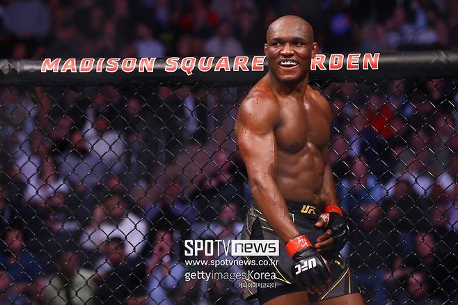 ▲ 웰터급 챔피언 카마루 우스만이 라이트헤비급 타이틀 샷을 요구했다.