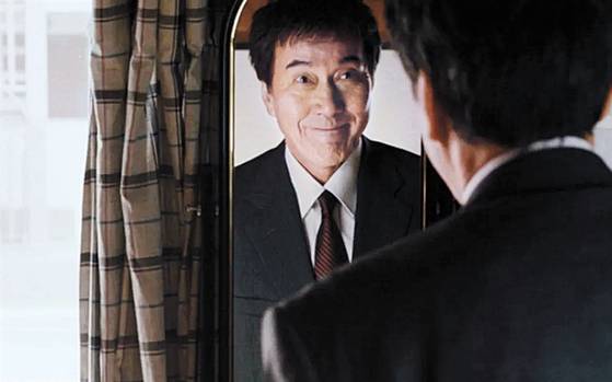 일본영화 ‘멋진 세계’는 살인죄로 13년간 교도소에서 복역 후 출소한 야쿠자의 사회적응기를 다뤘다. 한국 관객들에게 친숙한 배우 야쿠쇼 코지가 주연을 맡았다. [사진 엣나인필름]