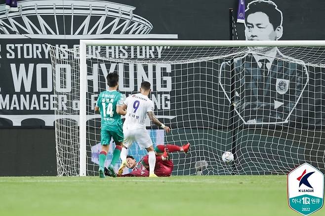 [서울=뉴시스]FC안양 조나탄 극장골. (사진=프로축구연맹 제공)