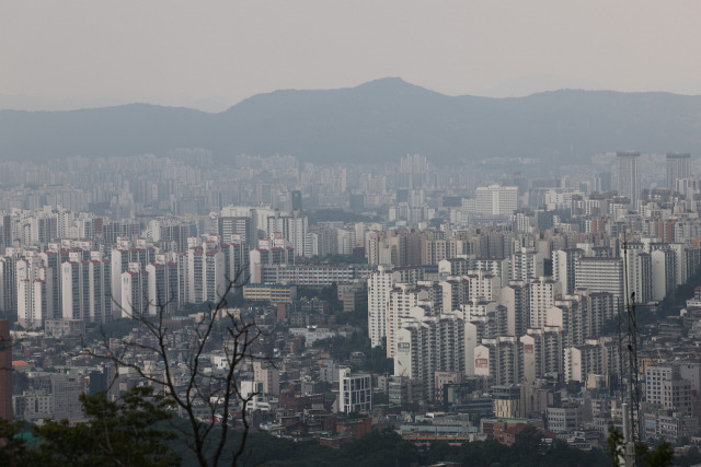 서울 남산에서 바라본 서울 시내 아파트 모습. 연합뉴스