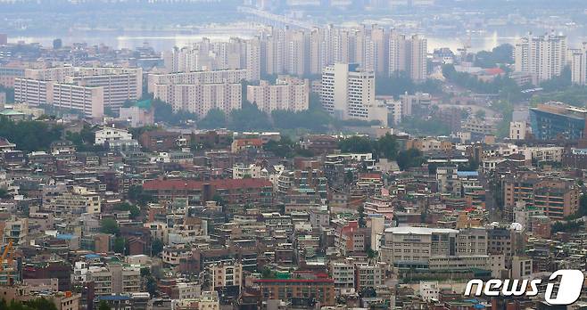 서울 남산에서 바라본 빌라촌의 모습. ⓒ News1 김진환 기자