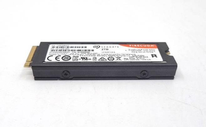 씨게이트 파이어쿠다 530 히트싱크 M.2 NVMe 제품 후면