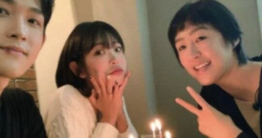 Choi Joon-Hee, the daughter of the late Choi Jin-sil, was again in the school violence controversy after four years.Choi Joon-Hee recently appeared on YouTube Study King Steam Genius run by his best friend Jin-kyeong Hong, Choi Jin-sil, with his brother, Hwanhee, but some subscribers criticized that it is not appropriate for Choi Hwanhee, who committed school violence.Jin-kyeong Hong deleted the video.Choi Joon-Hee has eluded Friend, who was in the same school in the past, committed verbal violence, and admitted this fact in 2019 and expressed his apology.Choi Joon-Hee again apologized for the school violence controversy that came back in four years, saying, I am sorry that my silence has been disappointing.I sincerely apologize for overlooking the fact that many people did not think about me and did not recognize me, and that the pain of that time was reminded to Friend, who was hurt, he said.Choi Joon-Hee said he was also transferred to school as an elementary school student, saying, I should never be hurt because I have no parents in my school days, based on anxiety and depression, and my vigilance to protect me has changed into a useless pride and selfish behavior.I am sorry for the video of the apology that was humiliating and shy with the condition of being unhealthy due to the lupus disease (2019), he added.Choi Joon-Hee also said, I would like to apologize to the friends who were hurt by me at the time and I would like to ask for forgiveness again. I will always live with my heart so that I can act with more right words and actions in the future.Thank you for reading a long article and I am sorry for your sincere bowing again. Jin-kyeong Hong of Study King Chin-jae, who was criticized for his appearance on Choi Joon-Hee, said, Your words that I tried to glorify or dispel the school violence because I appeared in Jun-hee seem to be a pain that I can not afford.It is my fault that I made a misunderstanding, but I would like you to know my heart that hates school violence more than anyone else. Meanwhile, Choi Joon-Hees mother actor Choi Jin-sil died in 2008, and his father baseball commentator Cho Sung-min died in 2013.