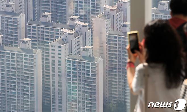 서울 송파구 롯데월드타워 서울스카이에서 바라본 잠실의 아파트 단지. (자료사진) 2022.8.16/뉴스1 ⓒ News1 구윤성 기자