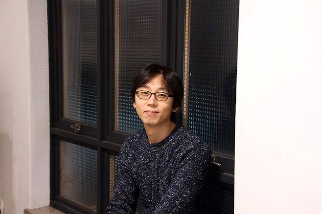 [통영=뉴시스] 신정철 기자= 경남 통영시 문학상운영위원회(위원장 강수성)는 26일, '2022 통영시문학상' 최종 수상작을 선정했다. 사진은 김춘수시문학상 수상작 ‘심장보다 높이’의 신철규 작가.(사진=통영시 제공).2022.08.26. photo@newsis.com *재판매 및 DB 금지