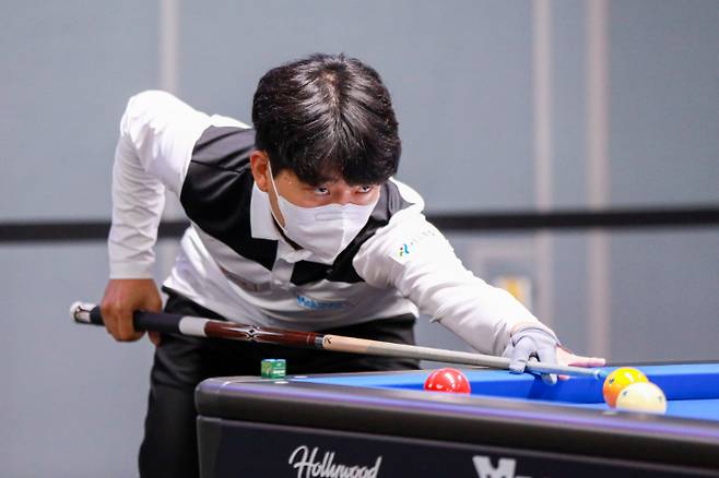 25일 '2022 서울 세계 3쿠션 당구 월드컵' 최종 예선에서 스승 최성원을 꺾고 첫 월드컵 출전에서 본선에 진출한 김민석. 파이브앤식스
