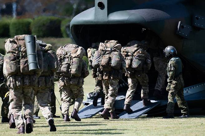영국군과 합동훈련하는 일본 자위대/ⓒAFP=뉴스1