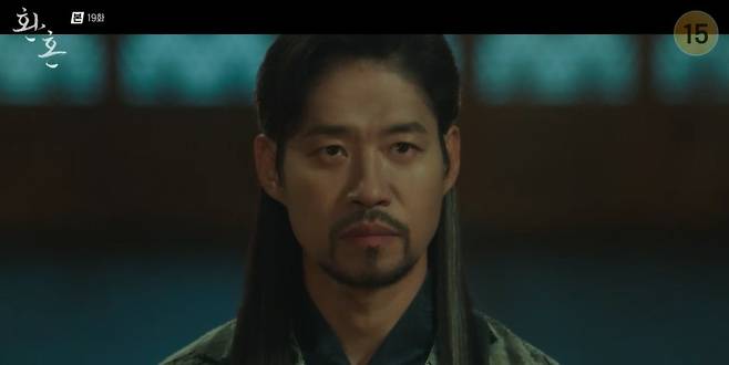 The identity of Alchemy of Souls Kyeong-heon Kang and the secret of Lee Jae-wooks birth were revealed.On TVN Alchemy of Souls broadcast on the 27th, a reunion of Seo Hae-sun (Kyeong-heon Kang) and Dangolne Choi was drawn.On this day, the bake jin (Yoo Jun-sang) tried to reveal the truth in front of everyone, knowing that Park Dang-gu (Yoo In-su) and Jin Cho-yeon (Arin) found the real soul of Queen Letizia of Spain, but Park Dang-gu dissuaded him.The songrim seems to be related to this, and at the beginning of all this, there is a songrim technique, he said, notifying the existence of Yangtze Delta (played by Joo Sang-wook).In the end, the bake jin found the king and said, For a while, the people who were looking for the tax collectors were found by Park Dang-gu and Jin Cho-yeon.Everyone here has something to do with Mr. Choi, who will be here now. So, Seo Hae-sun said, Now is not the time to care about this.Ice stone problem is solved and call after the tax person comes out safely. The king tried to stop the bake jin, but the king ignored it and ordered him to bring Choi.When he saw the woman who appeared with her face hidden, Seo Ha-sun and Jin-moo (Jo Jae-yoon) were shaken, and he knelt before the king and said, Your Grace, I did not know that I would come back to see you again.I am the Bean of Your Majesty. Queen Letizia of Spain, the Great Lakes!When the embarrassed Seo Hae-sun shouted, Shut up, where do you put my name on my poor mouth? He said, Is not you the vulgar dangol who made me come and dare to occupy my body of Queen Letizia of Spain?Seo Hae-sun, who had been pretending to be Queen Letizia of Spain, stole his body through Alchemy of Souls liquor with Mr.Here, the base of the bake jin was added, revealing the real identity of the dangolne.Dangolne is a descendant of Chois family, which caused a turbulence 200 years ago.In this process, Qiao Zhenyu also revealed the blood of Chois family, and Jin Ho-kyung (Park Eun-hye) was also shocked.Bak Jin tried to deal with the party over Qiao Zhenyu, but he said, Is it evil? Do you deserve to say that you are evil to me?Do you want me to know how I took the precious Queen Letizia of Spain Mama?I was willing to give up my body because I was told that I would change my body into a younger and more beautiful body with Alchemy of Souls When Qiao Zhenyu took his own life, he said, I will get rid of the ice stone as you wish. If the ice stone disappears, all those in it will disappear.But with the advent of Yangtze Delta he failed to achieve his will.On this occasion, Yangtze Delta said that Lee Jae-wook is not his son and died, leaving the word Do not let a child born in bad luck live as a son of a sinner.At that time, the castle of the king disappeared, and the members of the ice stone were liberated. Jang Wook was saddened to hear the sacrifice of Yangtze Delta.According to the bake jin, Jang Wook is a child born in the Alchemy of SoulsAt the end of the play, Jang Wooks proposal for Jung So-min was drawn, raising questions about the ending of Alchemy of Souls