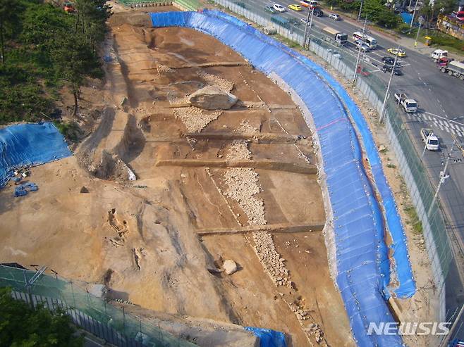 [서울=뉴시스] 김해 구산동 지석묘 전경. (사진=문화재청 제공) 2022.08.07. photo@newsis.com *재판매 및 DB 금지
