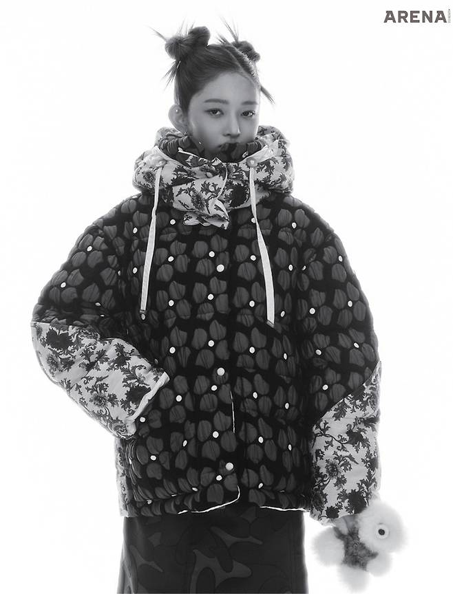 패딩 재킷 · 스커트 모두 2 몽클레르 1952 제품.