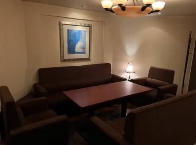 김 의원이 청문회 중 공개한 버지니아 내부 사진.