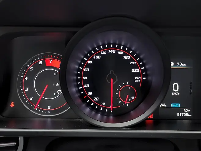 기본 아날로그 계기판도 충분하다.