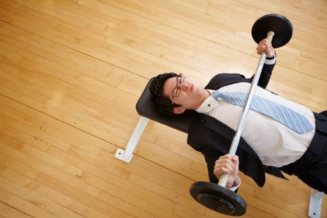 점심 식사 직후에 운동하면 소화불량이 생길 수 있다./사진=클립아트코리아