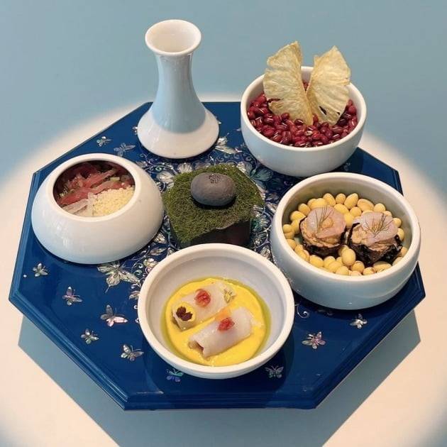 지평주조의 한식 맡김차림 식당 푼주의 시그니처 메뉴 ‘주병합 타파스’. /지평주조 제공