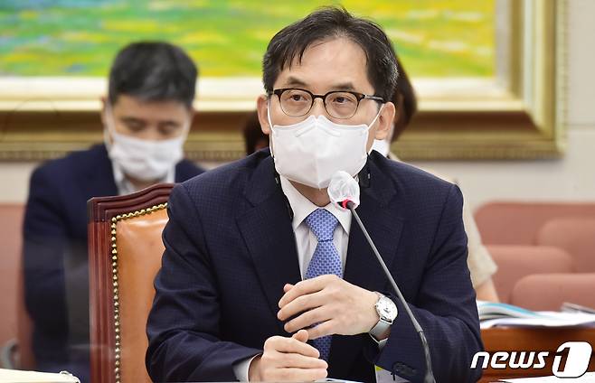 한기정 공정거래위원장 후보자가 2일 오전 서울 여의도 국회에서 열린 정무위원회의 공정거래위원장 후보자 인사청문회에서 의원 질의에 답변하고 있다. (공동취재) 2022.9.2/뉴스1 ⓒ News1 이재명 기자