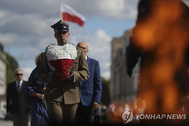 폴란드 2차대전 전사자 추모식 [AP 연합뉴스 자료사진. 재판매 및 DB 금지]