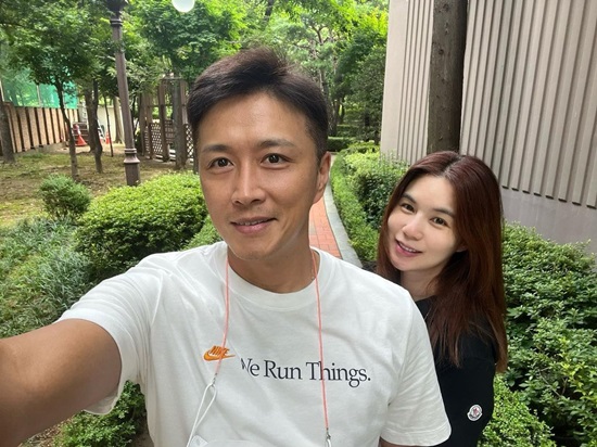 Jin Tae-hyun has reported on his recent recovery after his wife Park Si-euns Legacy.On the third day, Jin Tae-hyun told his Instagram, I ran at dawn.The pain that runs while running is nothing compared to the pain I have suffered, but I am running every morning to overcome it. The scene was captured by Jin Tae-hyun, who was unveiled on the day, under the Han River bridge at dawn, adding to the loneliness with its black and white effect.Jin Tae-hyun said, The reason I love Running most is that everyone meets at Han River and they are brief and friendly to each other.Today I was brave and greeted as always. The other person who came across the street greeted me. It was a great comfort for me. Time is going the same way. I am running in a costume of recovery, hiding a lot of emotions now. I believe I will recover soon.Instead, I have to give me some time. However, Jin Tae-hyun expressed his affection, saying, For my wife, I should run to a high-intensity heart rate more quickly and recover to normal.Meanwhile, Jin Tae-hyun adopted college student daughter Davida after marrying Park Si-eun.Park Si-eun, who announced her pregnancy after seven years of marriage, was saddened by Legacy 20 days before her scheduled date last month.I ran in the early morningThe pain that runs and breathesIts nothing compared to the pain Ive been throughIm running every morning to get through itThe reason I love Running the mostIm gonna need to hear from everyoneIts a mutual consideration of meeting at Han River, where they greet each other with short hands or eyesI ran for days looking forwardToday I was brave and greeted as I always haveThe other man also gave me a hand greetingSavoie was a great comfort to meTime is going the same wayWhats it going through?Im hiding a lot of feelingsIm running in a costume called RecoveryI believe that you will recover soonIll give you some time insteadFor her sakeIm gonna go faster and fasterIm gonna have to get back to normalPhoto: Jin Tae-hyun Instagram