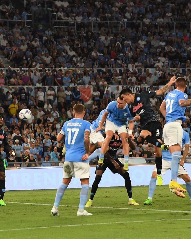 4일 열린 라치오와의 이탈리아 세리에A 5라운드에 선발 출전해 전반 38분 동점골을 터뜨린 나폴리 수비수 김민재(3번) 사진=SSC나폴리 구단 공식 SNS