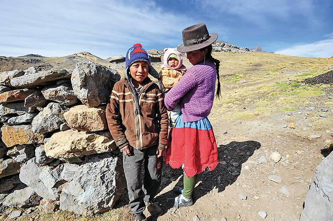 고개를 넘어 산타페로 가던 길목에서 만난 유목민 가족. 자연적인 삶 그대로다.