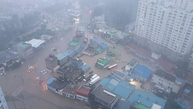 5~6일 태풍 힌남노 영향으로 침수된 포항 시내의 모습. 온라인 커뮤니티 캡처