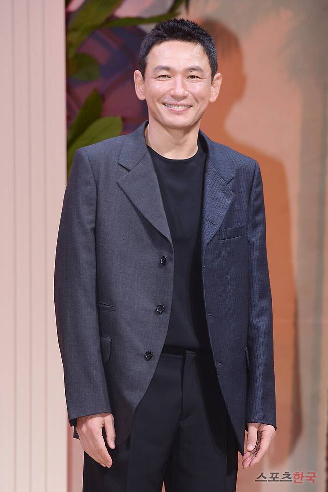 넷플릭스 시리즈 '수리남'(감독 윤종빈) 제작발표회에 참석한 황정민. ⓒ이혜영 기자 lhy@hankooki.com