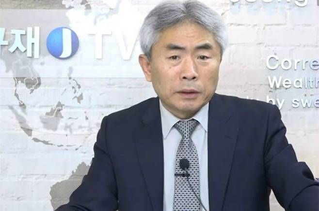 보수 논객인 정규재 씨. 유튜브 캡처