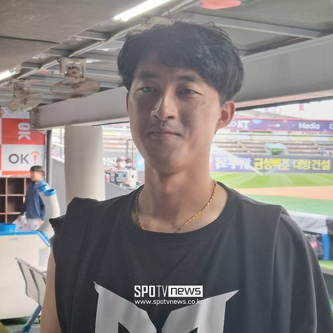 ▲ 인터뷰 중인 NC 다이노스 노진혁. ⓒ수원, 박정현 기자