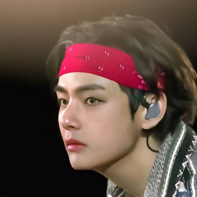 방탄소년단 뷔, 위키피디아 8월 男솔로 페이지뷰 1위..'소셜킹'