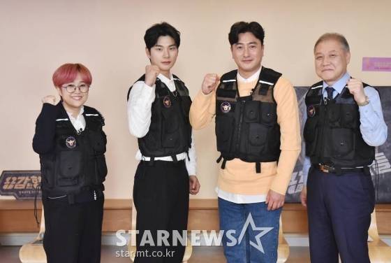 송은이, 이이경, 안정환, 권일용이 지난 4월 1일 온라인으로 진행된 티캐스트 E채널 새 예능 '용감한 형사들' 제작발표회에 참석해 포즈를 취하고 있다. /사진제공=티캐스트