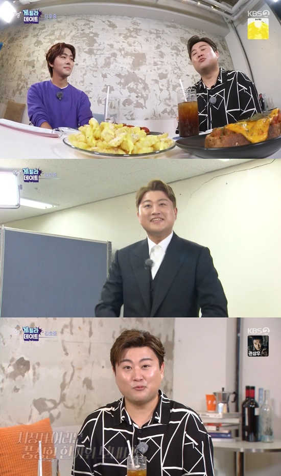 Kim Ho-joong has suspended Death Before Dihonor dates, which have attracted many fans, for safety reasons.Kim Ho-joong was in the KBS 2TV Entertainment Weekly Plus Death Before Dihonor dating corner broadcast on the 8th.Kim Ho-joong, who visited the telephoto market, said: I recently visited here. The choreography room is nearby. In fact, I lived near here.It is not wrong to know everything from one to ten, he said, referring to the kalguksu, former, and chicken gangjeong as the most popular food.Kim Ho-joongs second full-length album, released last month, has over 700,000 copies in the first round; Kim Ho-joong said, Thank you for your excessive love.I made it hard, but I am happy because it seems to have been delivered to the fans well. Kim Ho-joong recently visited Italy with his best vocalist and Lee Eung-kwang for the first time in 12 years, performing busking performances; Kim Ho-joong said, It was a free culture for my memory as a child.So I just breathed with those who slept comfortably and free. When a lot of crowds gathered, Kim Ho-joong said, Thank you so much for coming and do not push each other because you should not be hurt.In a situation where it was difficult to move, the production team decided to move the place for the safety of the citizens.Kim Ho-joong, who moved away, said, I was more different with my fans. I hope that there will be a little more good opportunities in the future.Kim Ho-joong, who had shown his passion for dance singer, showed a little dance, saying, I was preparing for the concert and had a fairly long time of teaching with the choreographer.Kim Ho-joong, who met Andrea Bocelli at Italy, said: Good things have happened.I have become an ambassador to the Andrea Bocelli Foundation, he said. I have got a little more thoughts about my heart and music that I did not feel in Korea.Kim Ho-joong is set to perform his first national tour concert, he said: The performance name is Aristra, a concert that is made together by Aris, the orchestra and Kim Ho-joong.Its a performance that everyone makes together, he said.When asked about the Chuseok holiday plan, Kim Ho-joong said, I do not think I will see people who have not seen it in a long time after eating delicious evangelism. Twice you have a delicious time and have a happy time with your family.Have a happy Chuseok holiday. Photo: KBS 2TV broadcast screen