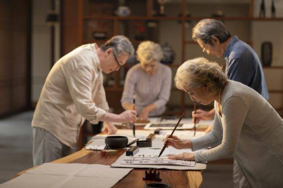 다른 사람들과 함께 하는 취미활동은 뇌 건강에 유익하게 작용한다. [사진=IM3_014/게티이미지뱅크]