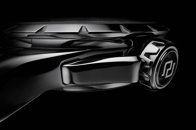 사진: 로저 드뷔(ROGER DUBUIS) '엑스칼리버 소라야마 모노밸런시어 (Excalibur Sorayama MB)' 컬렉션&nbsp;ⓒROGER DUBUIS