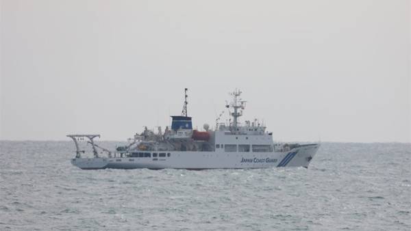 제주 해상서 해경과 대치 중인 日 측량선 [제주지방해양경찰청 제공]