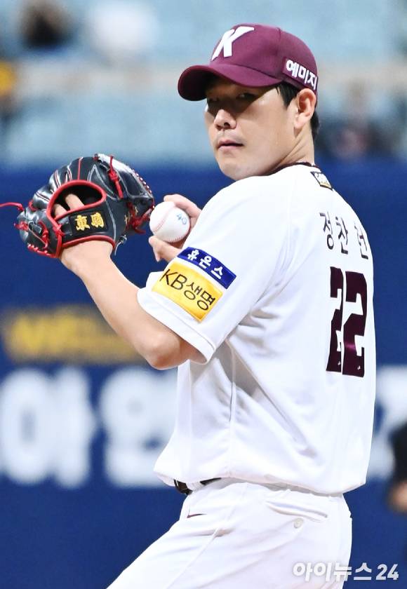 키움 히어로즈 정찬헌은 10일 열린 KT 위즈와 홈 경기에 선발 등판해 6이닝 1실점으로 호투했다. [사진=정소희 기자]