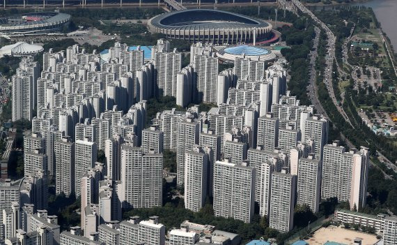 7일 서울 송파구 롯데월드타워 서울스카이에서 바라본 잠실 아파트 단지 모습./뉴스1 ⓒ News1 박세연 기자 /사진=뉴스1