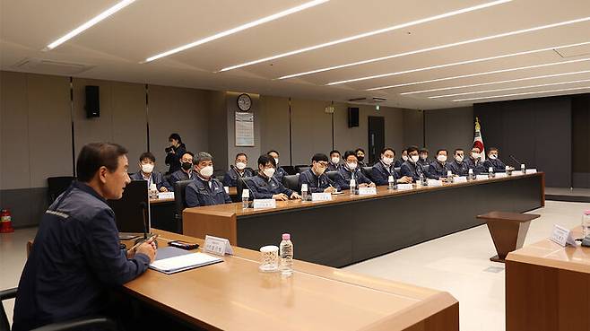 임직원 상견례를 가지고 있는 KAI 강구영 사장