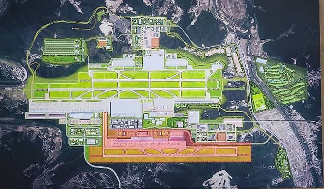 대구시가 자체 제작한 통합 신공항 조감도.붉은색 부분은 2단계 확장계획. 대구시 제공