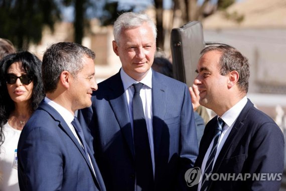 브루노 르 메르 프랑스 재정경제부 장관. (왼쪽에서 첫 번째) AFP 연합뉴스