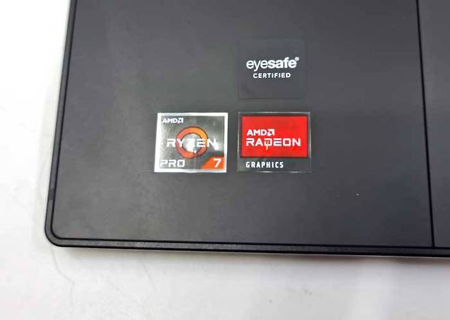 라이젠 6000 시리즈 및 라데온 외장 그래픽을 탑재했다