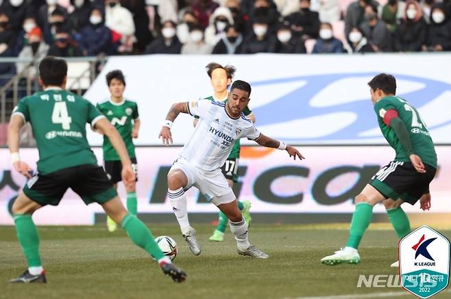 [서울=뉴시스]프로축구 울산 현대 레오나르도 (사진 = 프로축구연맹 제공)