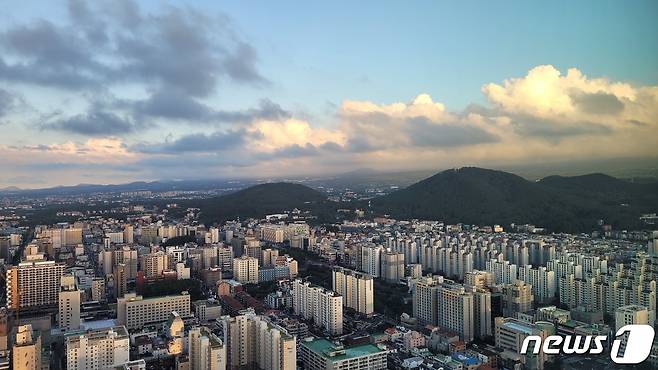 구름 낀 제주 도심.2022.8.16/뉴스1 ⓒ News1 고동명 기자