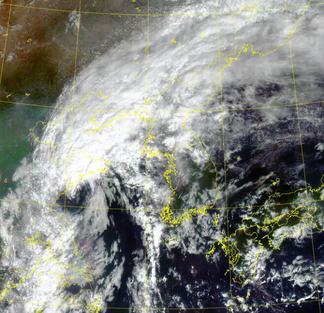 기상청 제공 위성사진: 태풍 경로와 날씨 예측 위성