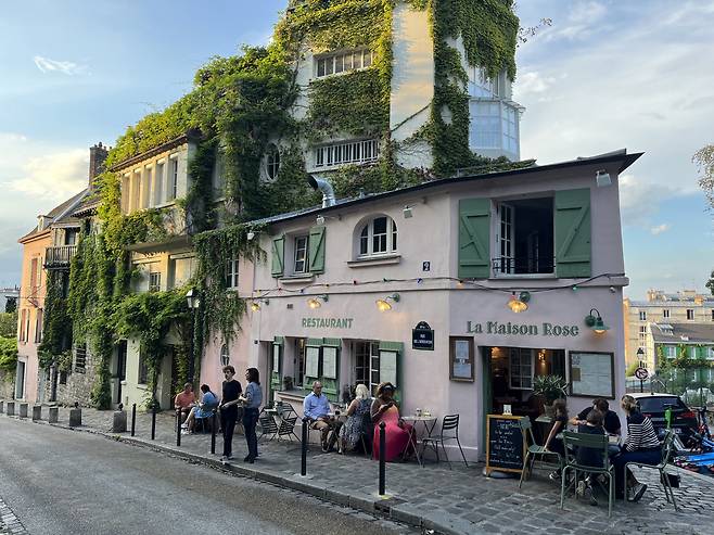 프랑스 파리 몽마르트 언덕 전경(라 메종 로즈). [@hyem_pics]